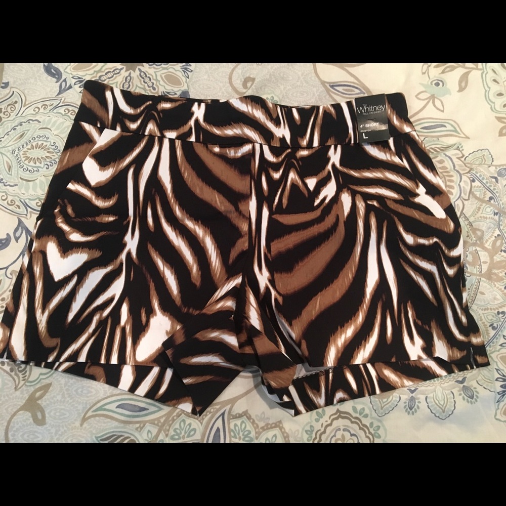 NY&Co Tiger striped shorts